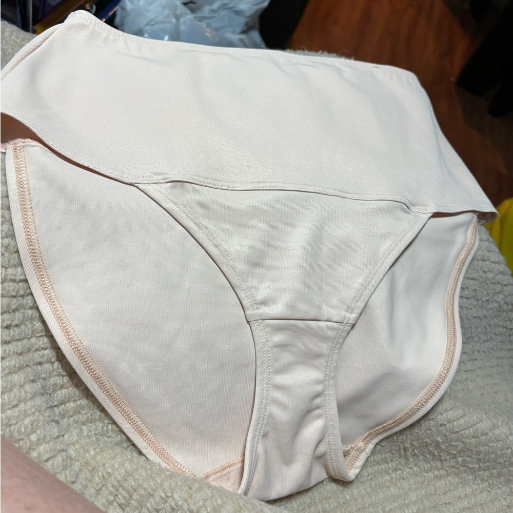 Bodyslimmers by Nancy Gantz Ivory High Leg Slimming Panties Size L. New!